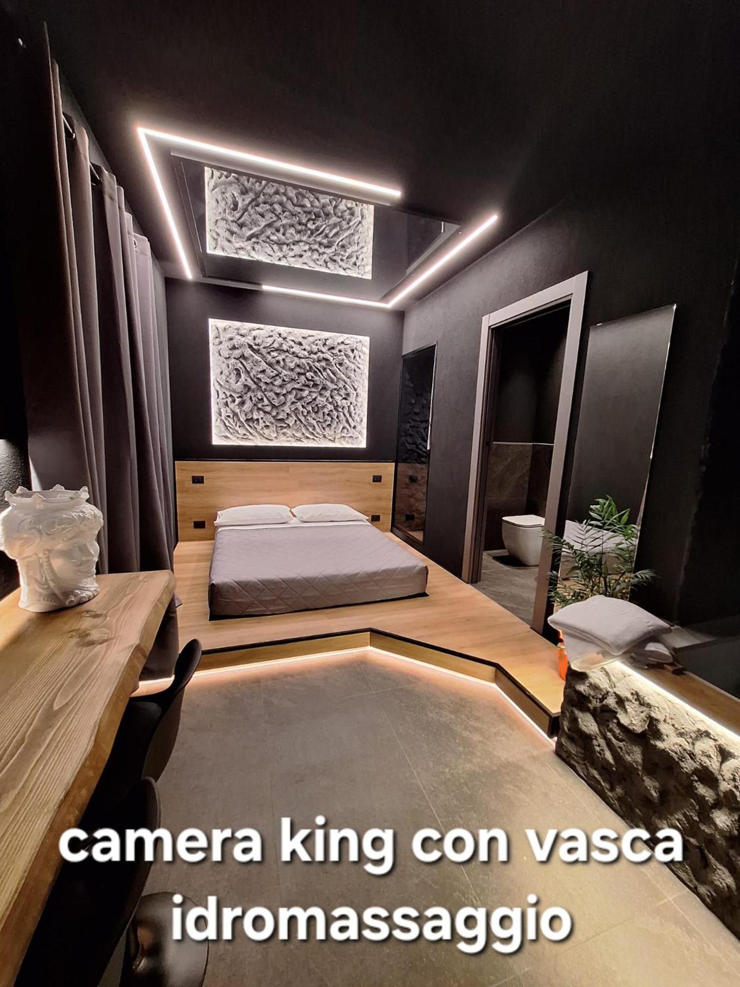 Dark & Light & Luxury Guest house *