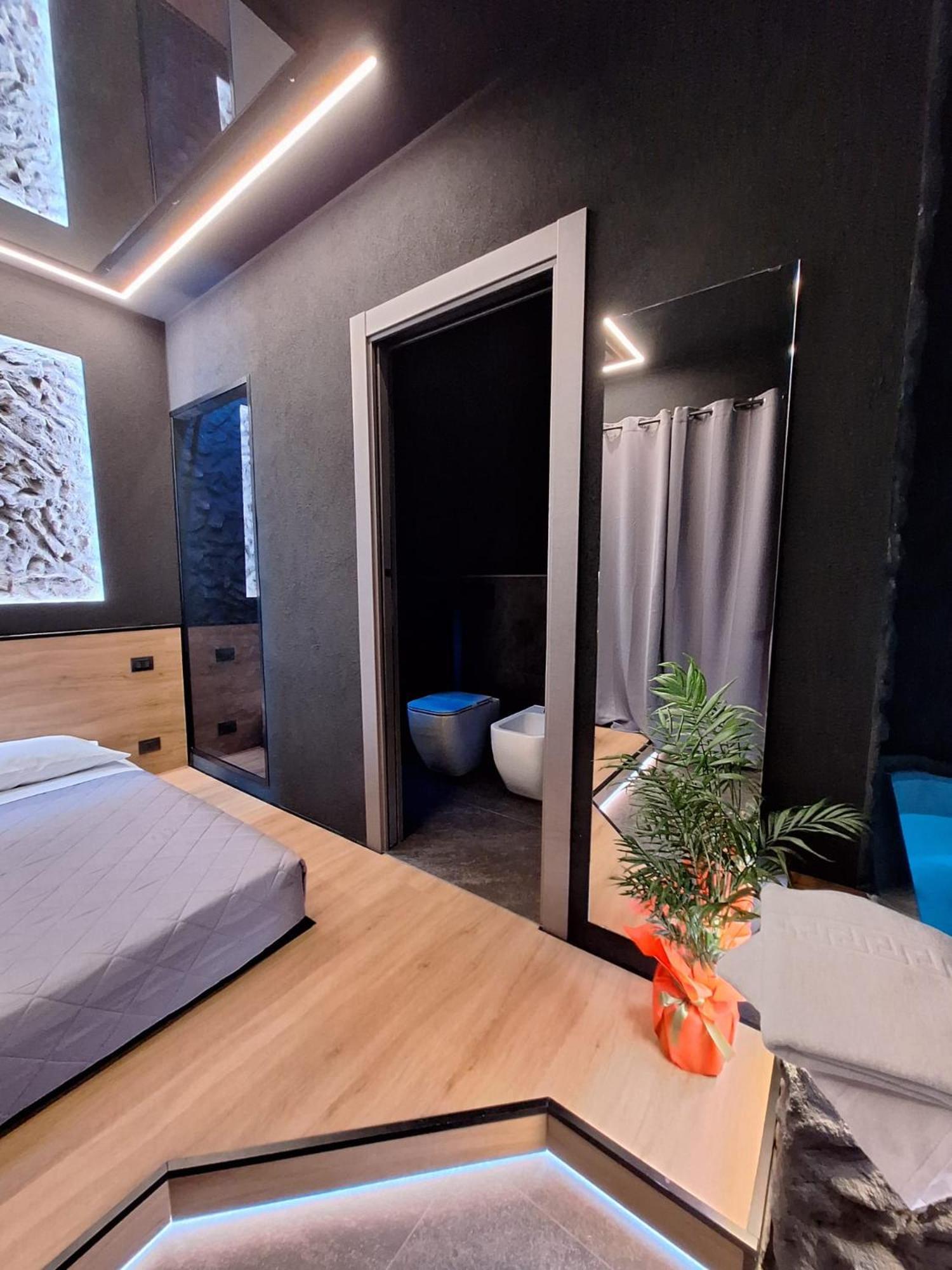 Dark & Light & Luxury