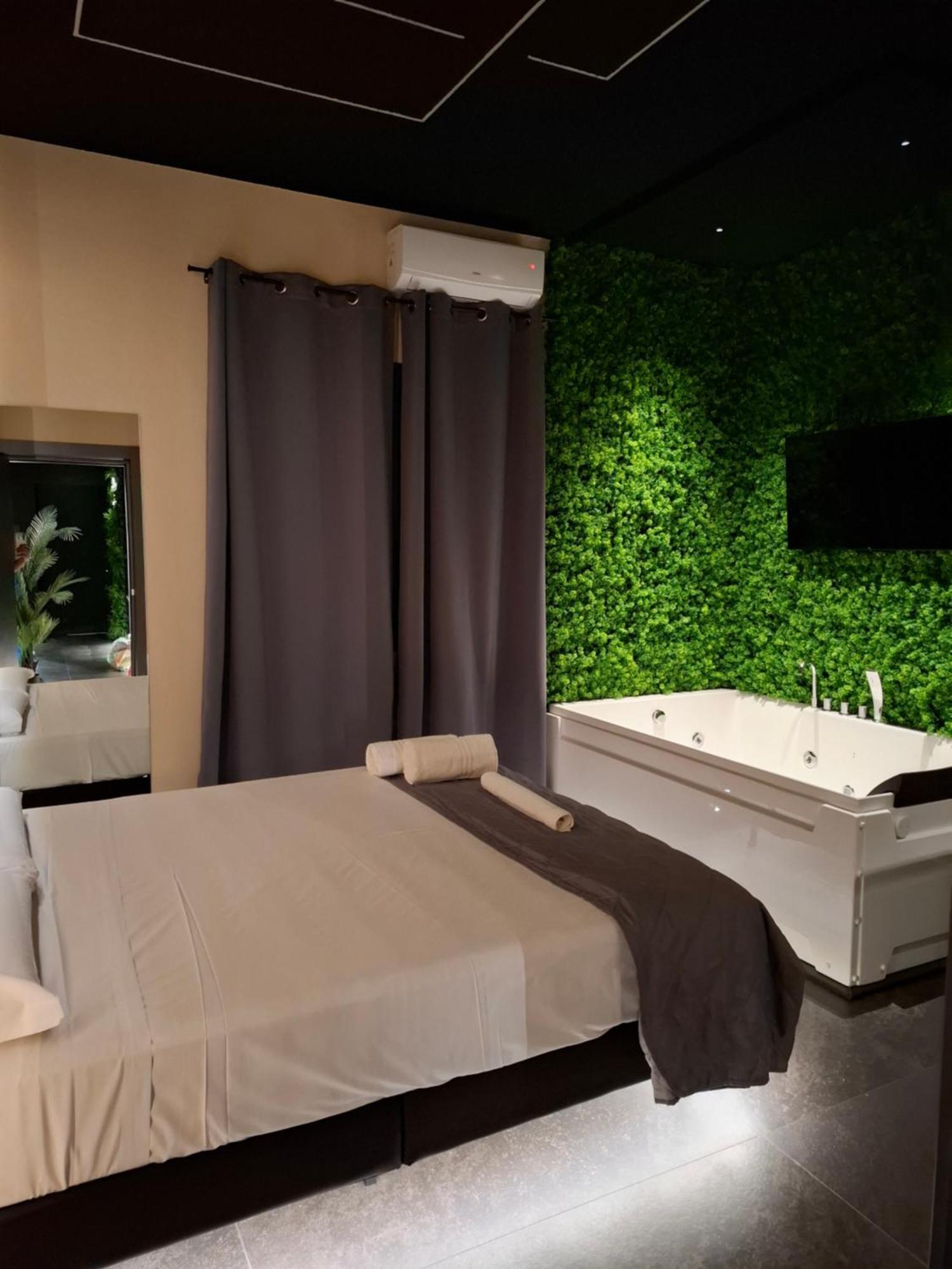Guest house Dark & Light & Luxury *